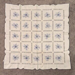Vintage Embroidered Flowers Tablecloth 31” Square